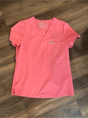 FIGS Catarina Scrub Top